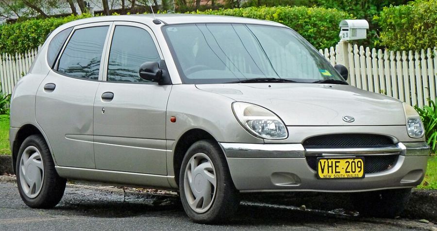 Daihatsu Sirion Sirion (M1)
