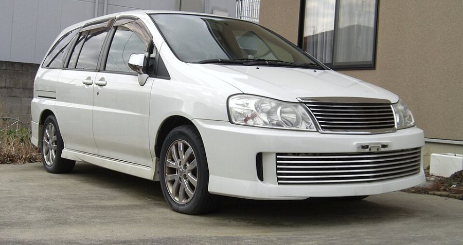 Nissan Prairie Prairie (M11)