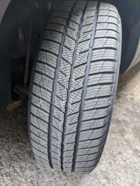 Фото від власника: Barum Polaris 5 215/55 R17