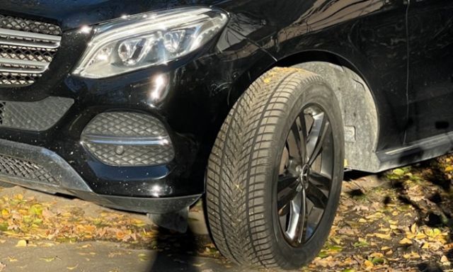 Фото від власника: Goodyear Ultra Grip Performance 3 255/50 R19