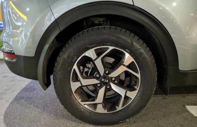 Фото від власника: Goodyear Ultra Grip Performance + 225/60 R17